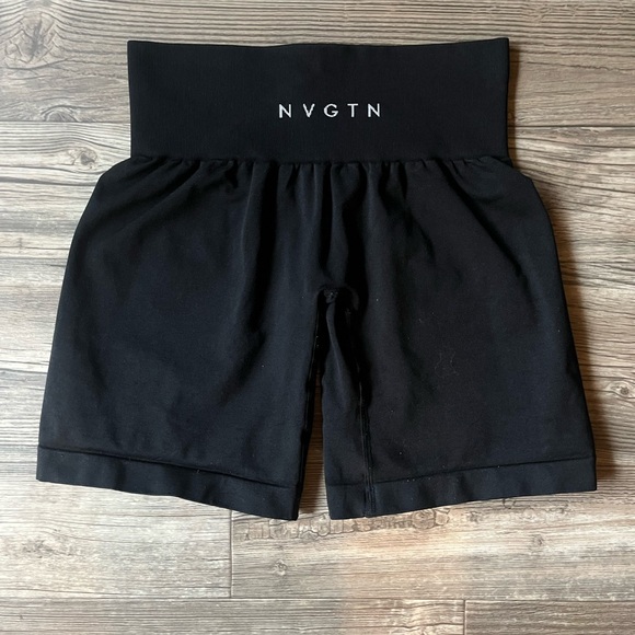 NVGTN Women's Black Solid Seamless Shorts - Picture 3 of 4